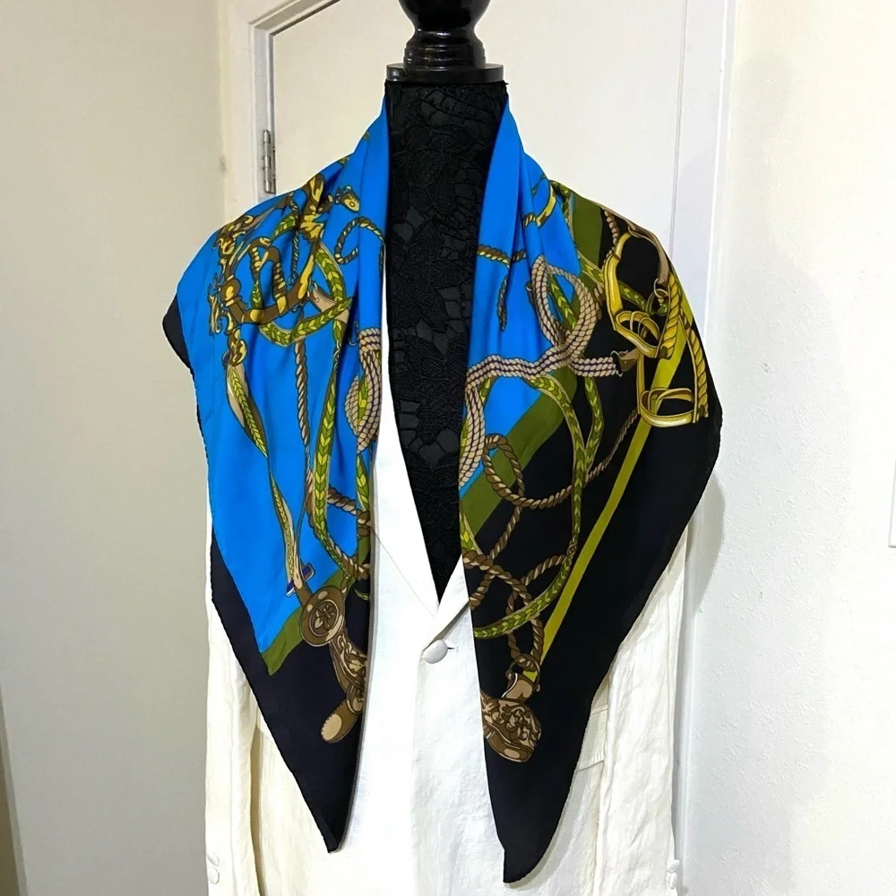Collectioneighteen scarf - Picture 5 of 10